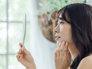 いつでもどこでもササっとひと塗り！シワぼかし※とシワ改善が1本で