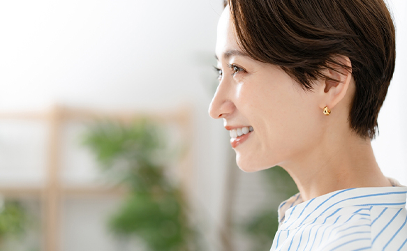 目もとに立体感と明るさを。印象を変える大人の涙袋メイク術