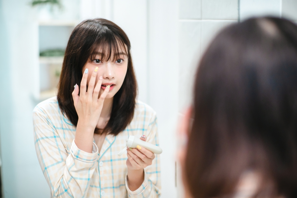忙しい朝でもきれい見え！大人の簡単・時短メイク方法を解説