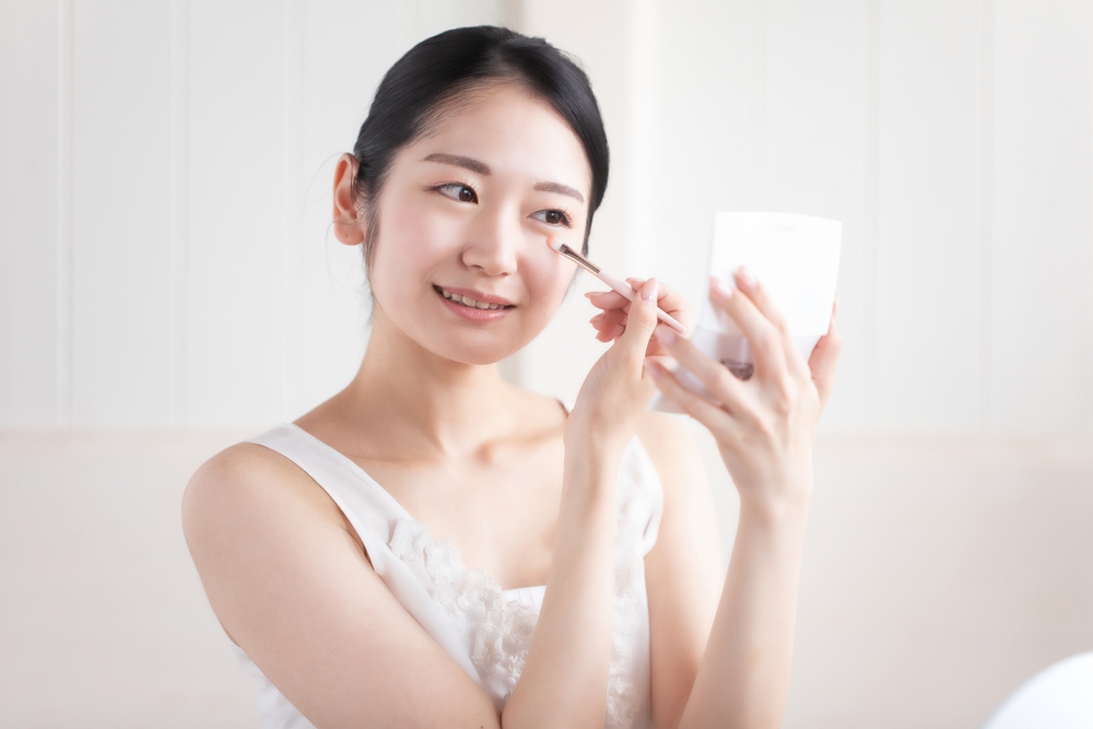 初心者でも失敗しにくい！基本のアイメイク方法をわかりやすく解説