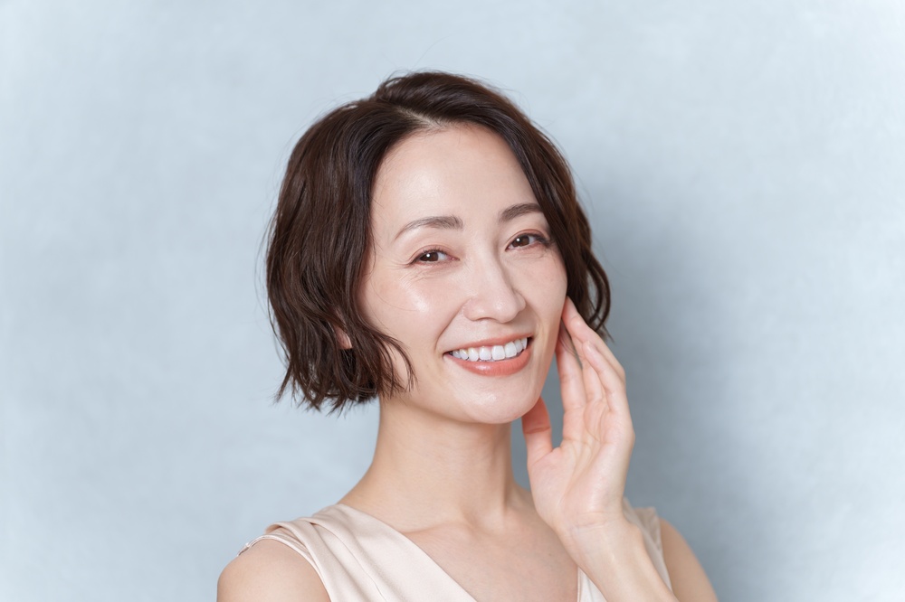 40代・50代のメイク方法|若々しく自然に見せる大人メイクのコツ