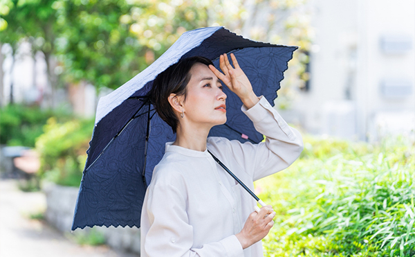 化粧水の正しい使い方をおさらい！基本から効果を高める塗り方、選び方も解説