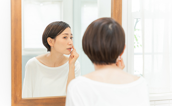 【40代・50代必見】シワ改善は美容液で差がつく！おすすめの成分は？