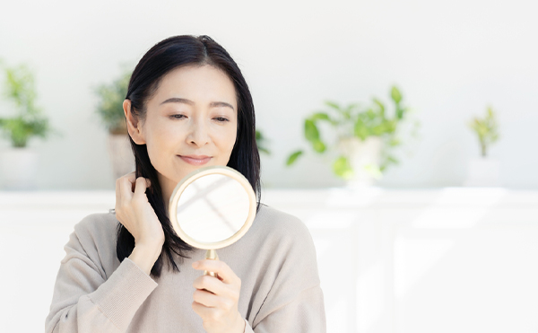 年齢サインに負けない!肌のシワをピンポイントでケアする美容法とは?