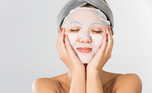 フェイスパックでスキンケアを格上げ！目的・肌悩み別に選ぶ種類と使い方