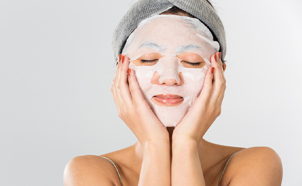 フェイスパックでスキンケアを格上げ！目的・肌悩み別に選ぶ種類と使い方