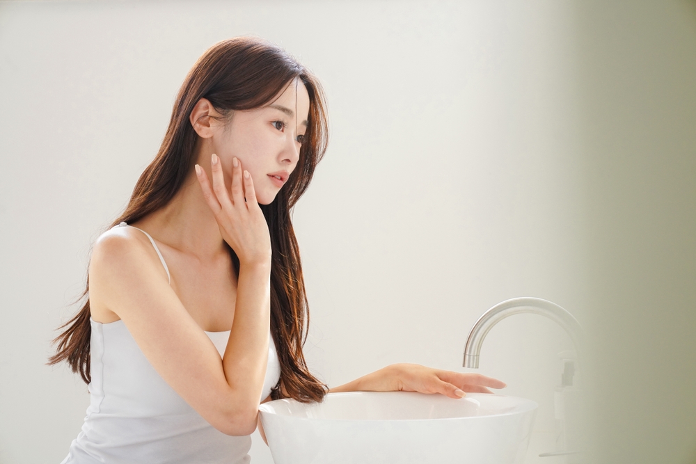 【脂性肌さん必見】ベタつかない化粧水の選び方｜さっぱり系でもしっかり保湿するためには？