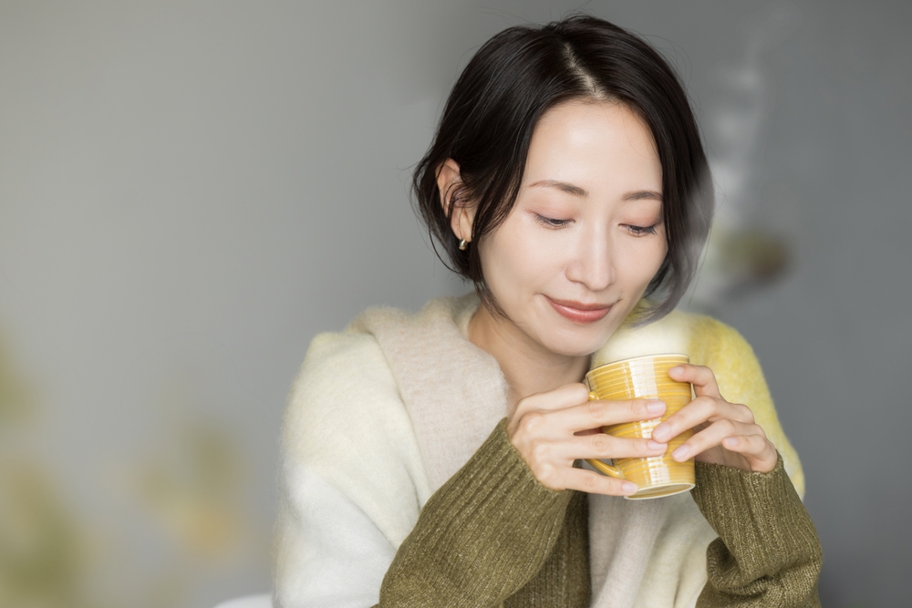 乾燥くすみとは？肌がくすんで見える原因と明るい印象へ導くスキンケアのコツ